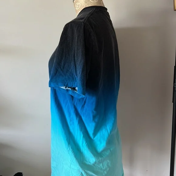 Hollister Men's Ombre Logo Graphic Tee - Picture 3 of 5